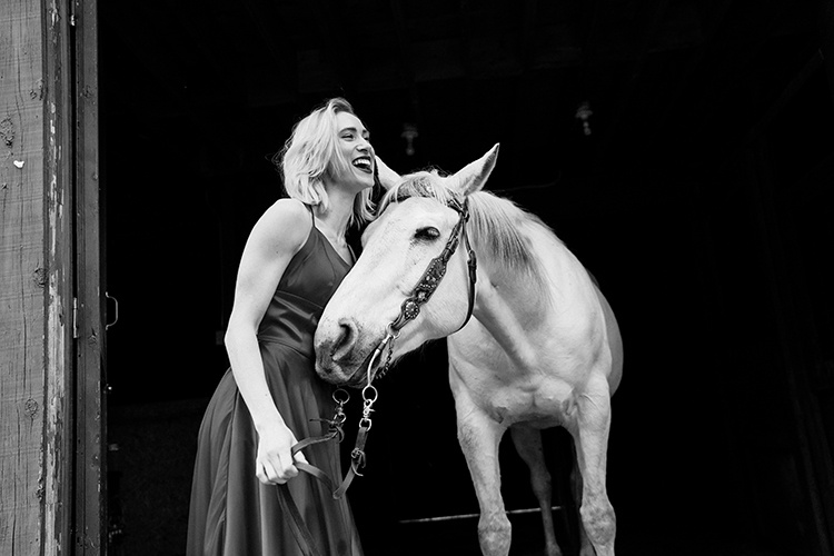 Women Posing With a Horse Captured by Steffen Sharikov - Commercial Photographer